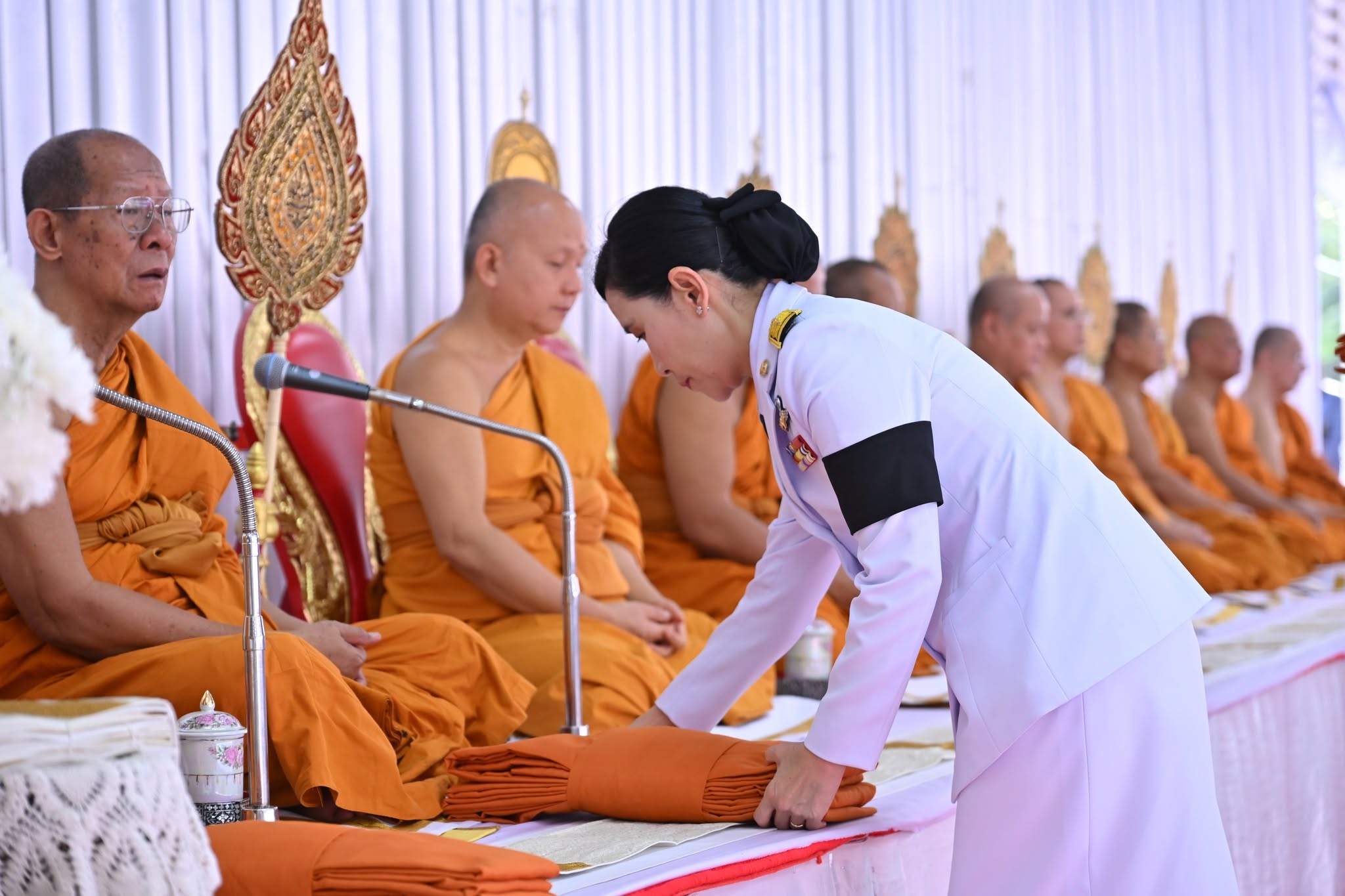 title - ส.ป.ก.นครปฐม เข้าร่วมพิธีเจริญพระพุทธมนต์ และทำบุญตักบาตรถวายพระราชกุศลแด่ สมเด็จพระนางเจ้าสิริกิติ์ พระบรมราชินีนาถ พระบรมราชชนนีพันปีหลวง เนื่องในโอกาสวันคล้ายวันพระราชสมภพ และวันแม่แห่งชาติ 12 สิงหาคม 2569